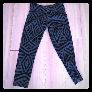 Lululemon crop size 4